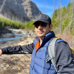 David Hossein shares a testimonial about her experience working with Mohammad Mahdi Mohajer.